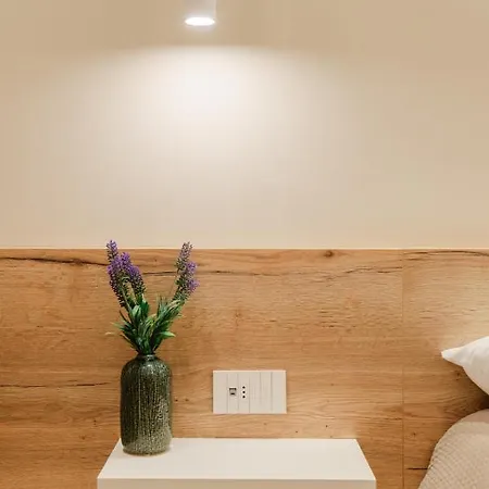 Sweet Hospitality - L Simon26