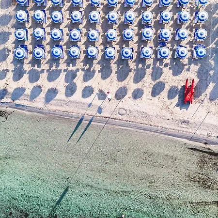 Sweet Hospitality - L Simon26 *