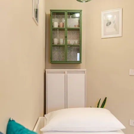 Sweet Hospitality - L Simon26 *